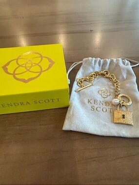 Kendra Scott Gold Padlock Charm Bracelet with Pearl Accent